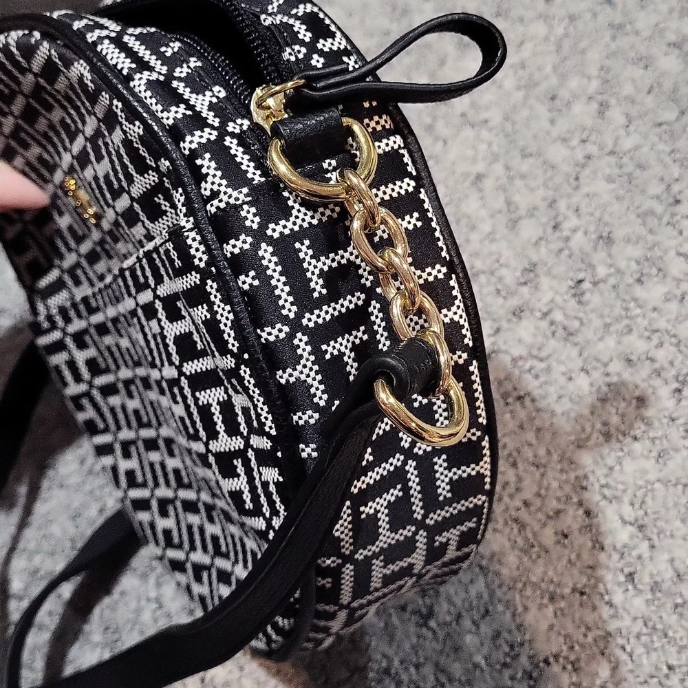 Tommy Hilfiger Crossbody Bag - Picture 10 of 12